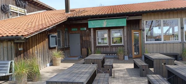 Altmühlsee-Café mit Seebühne